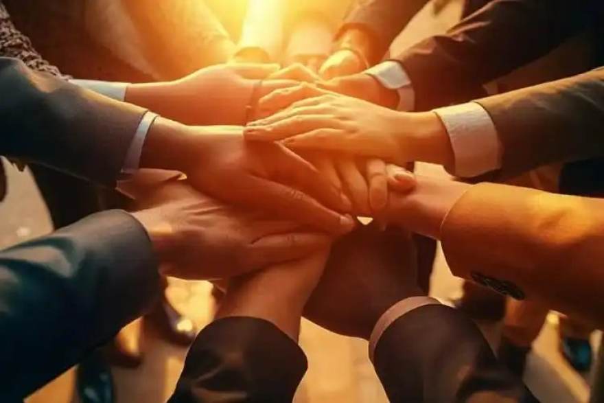 看个比赛 替补席上的十分钟：用回放集锦记录轮换球员的高光 回放封面